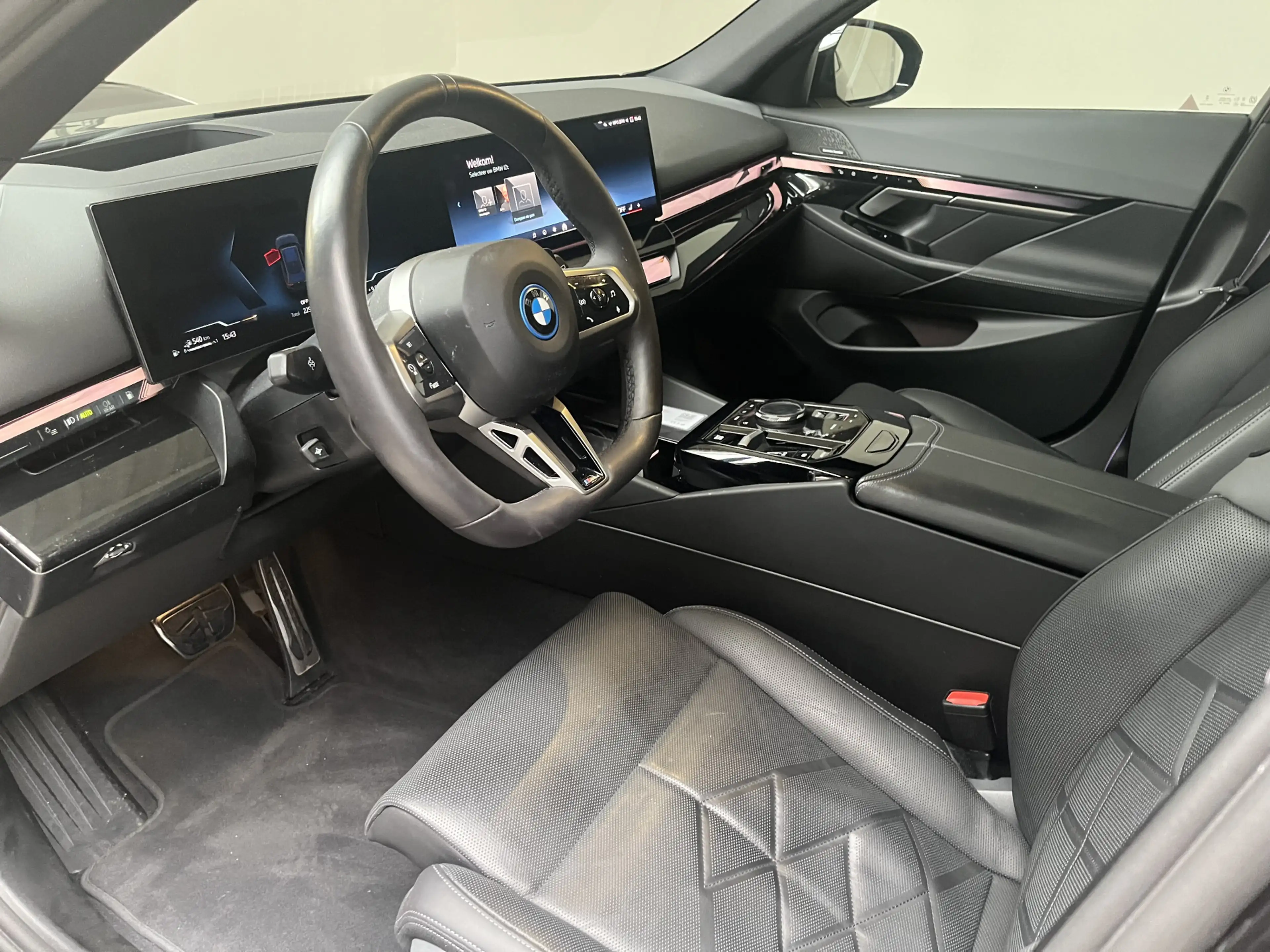 BMW 550 5-serie Touring 550e xDrive M-Sport Pro | Panorama — photo 5