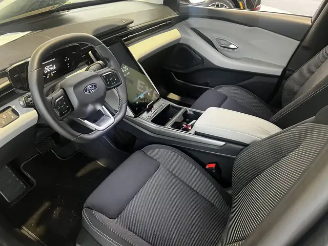 Ford Explorer Select 77 kWh RWD