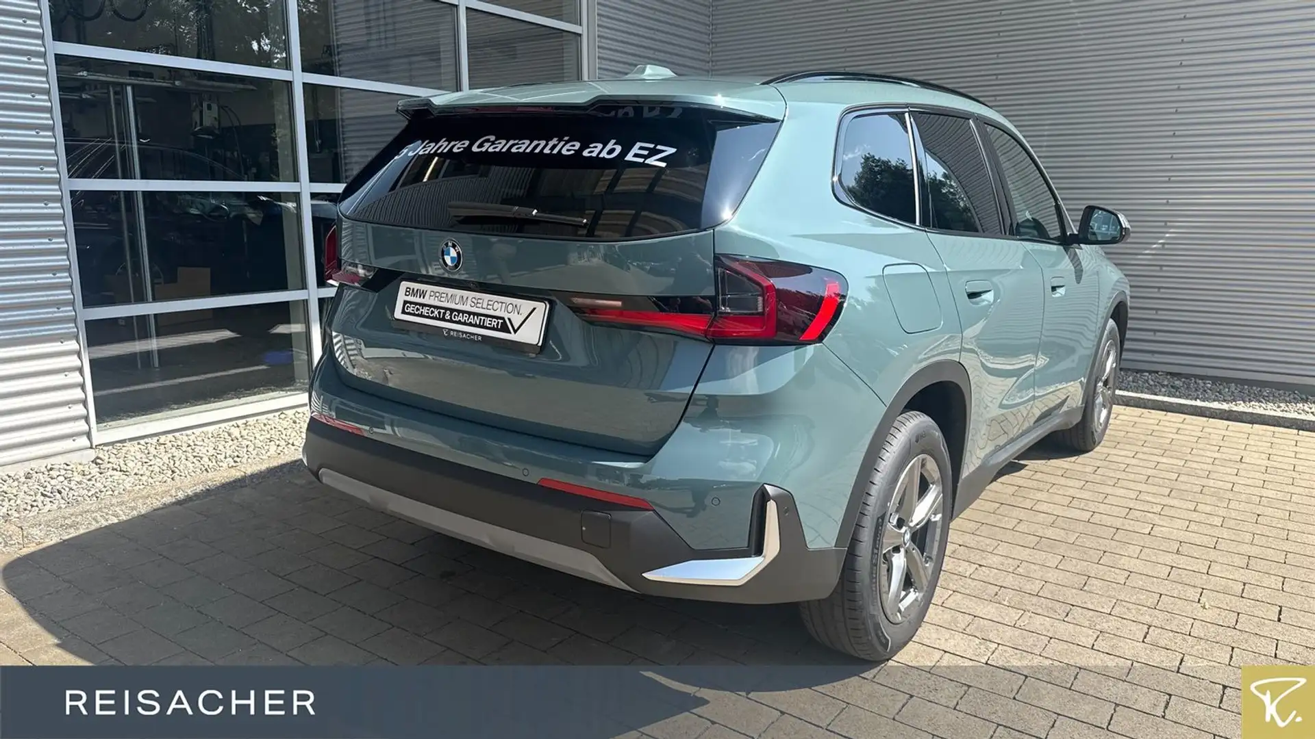 BMW X1 xDrive 20d Navi AHK adLED PDC SitzHz 17"LM Vert - 2