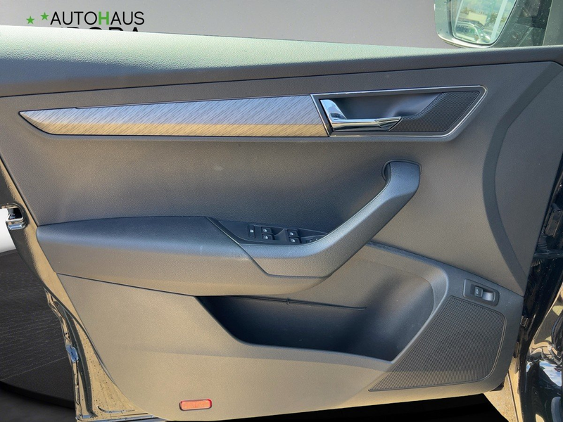 Skoda Karoq 1.5 TSI ACT Style ACC Kam360 Matrix Navi 4xSHZ LHZ — photo 8