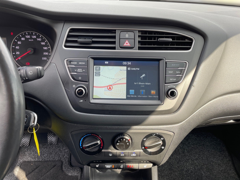 Hyundai i20 1.0 Trend Navi*SHZ*PDC*Facelift*LM*SpurH — photo 10
