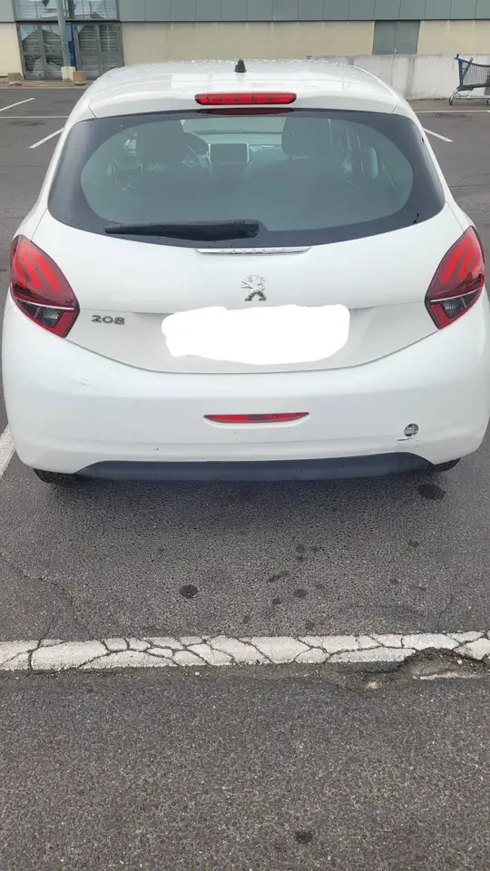 Peugeot 208 208 — photo 5