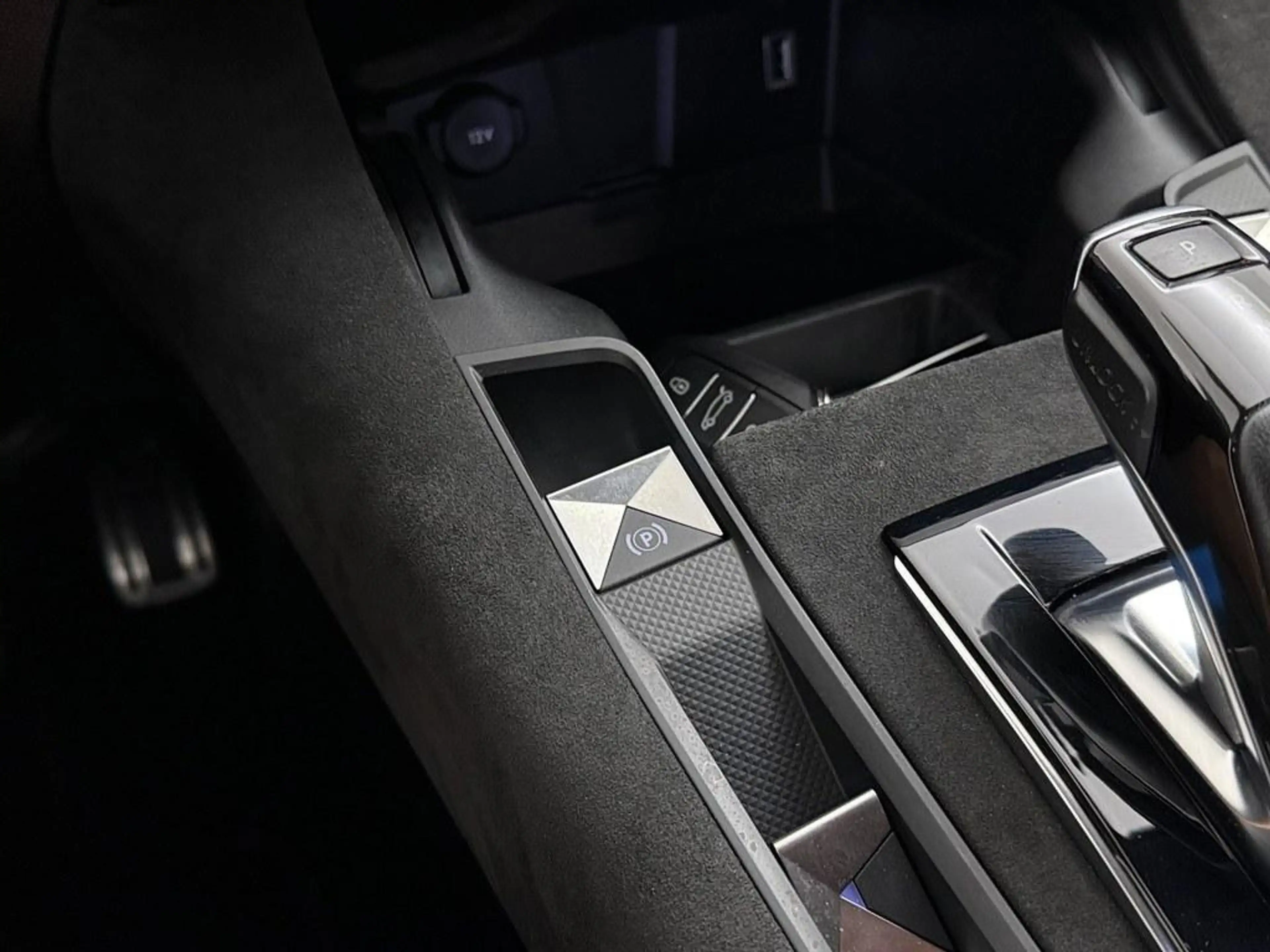 DS Automobiles DS 7 Crossback E-Tense Performance Line+ Adap.Cruise/LED/Trekhaak — photo 18