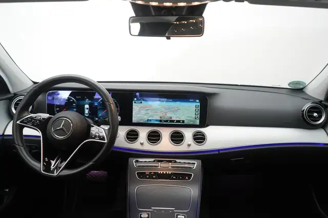Mercedes-Benz E-Class view 14