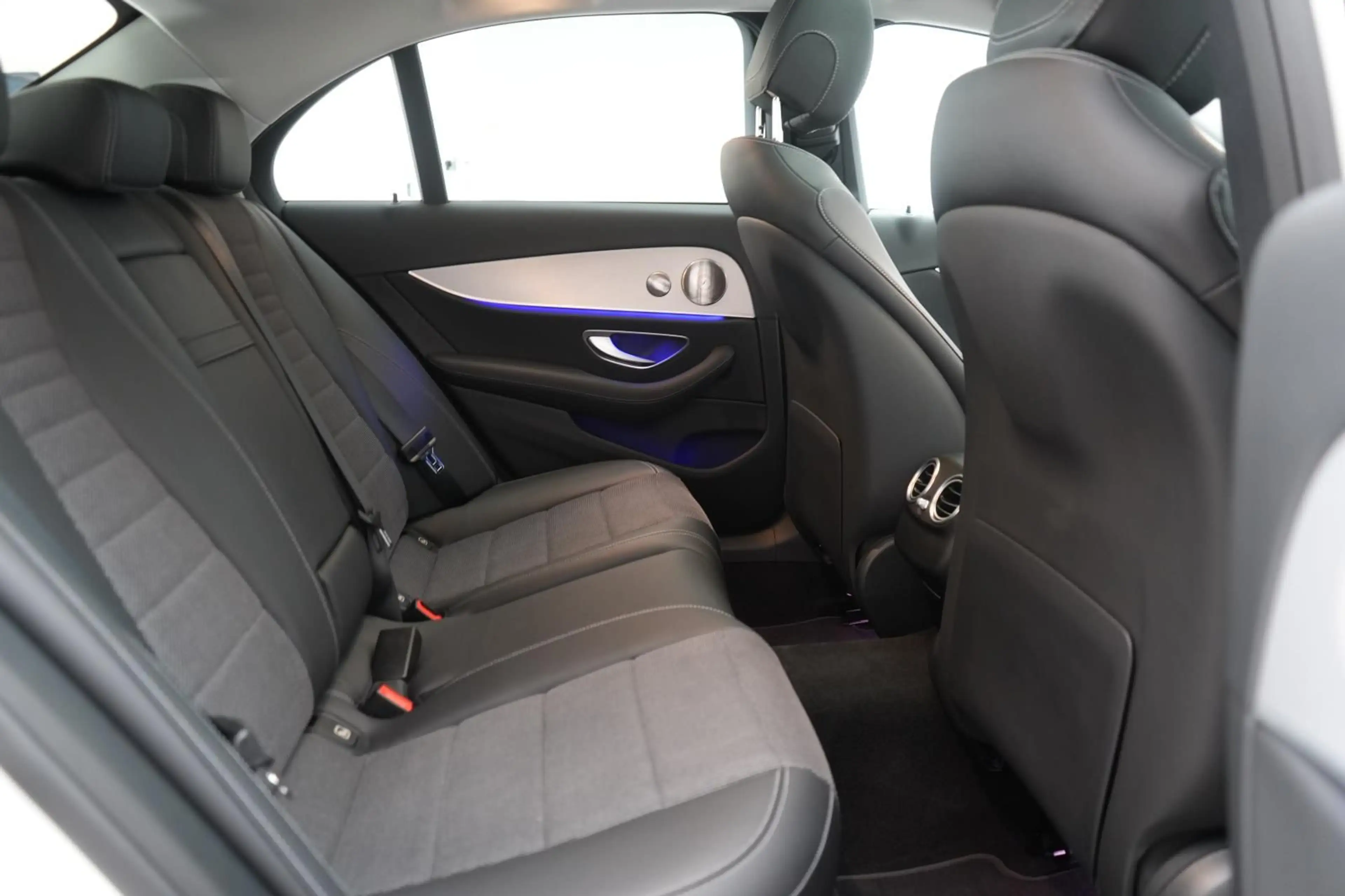 Mercedes-Benz E 400 d 4Matic 9G-Tronic Avantgarde Kamera/Burme — photo 9