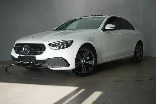 Mercedes-Benz E-Class view 3