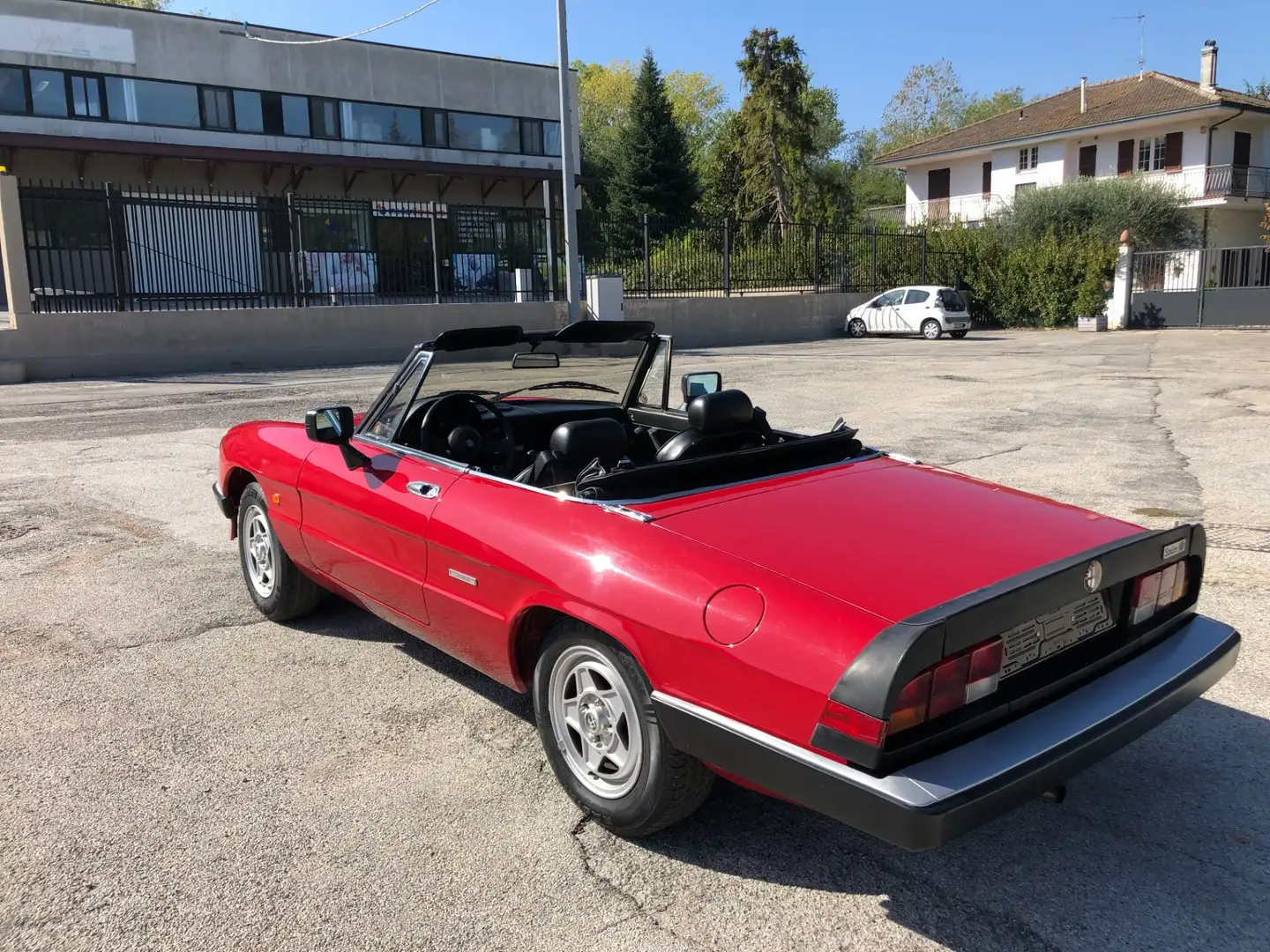 Alfa Romeo Spider ALFA ROMEO DUETTO SPIDER Rot - 2