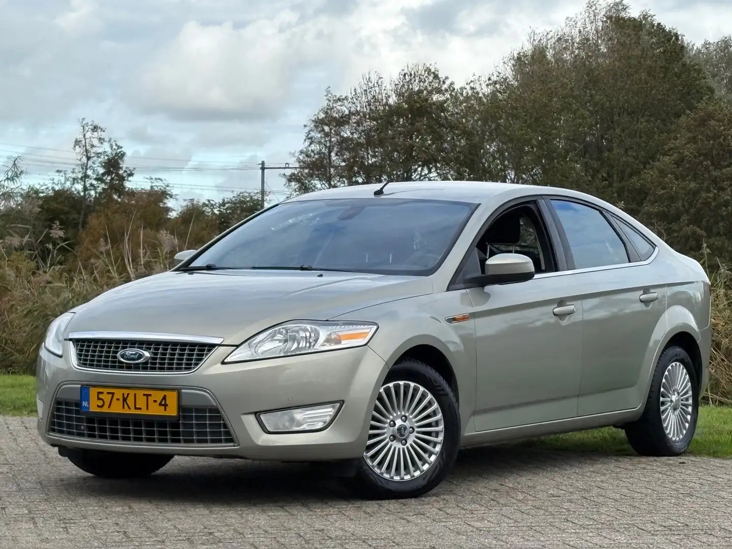 Ford Mondeo 2.0-16V Limited - Oyster Silver - Trekhaak/Cruise/ Zilver - 2