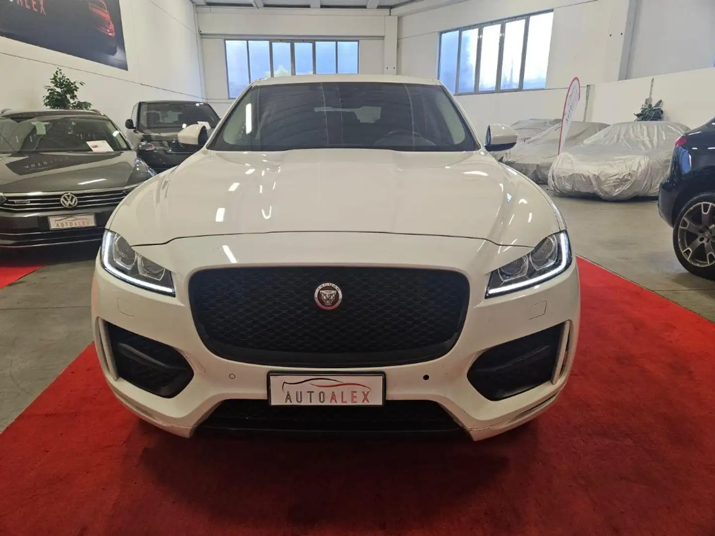 Jaguar F-Pace 2.0d i4 Portfolio awd 180cv auto Weiß - 2