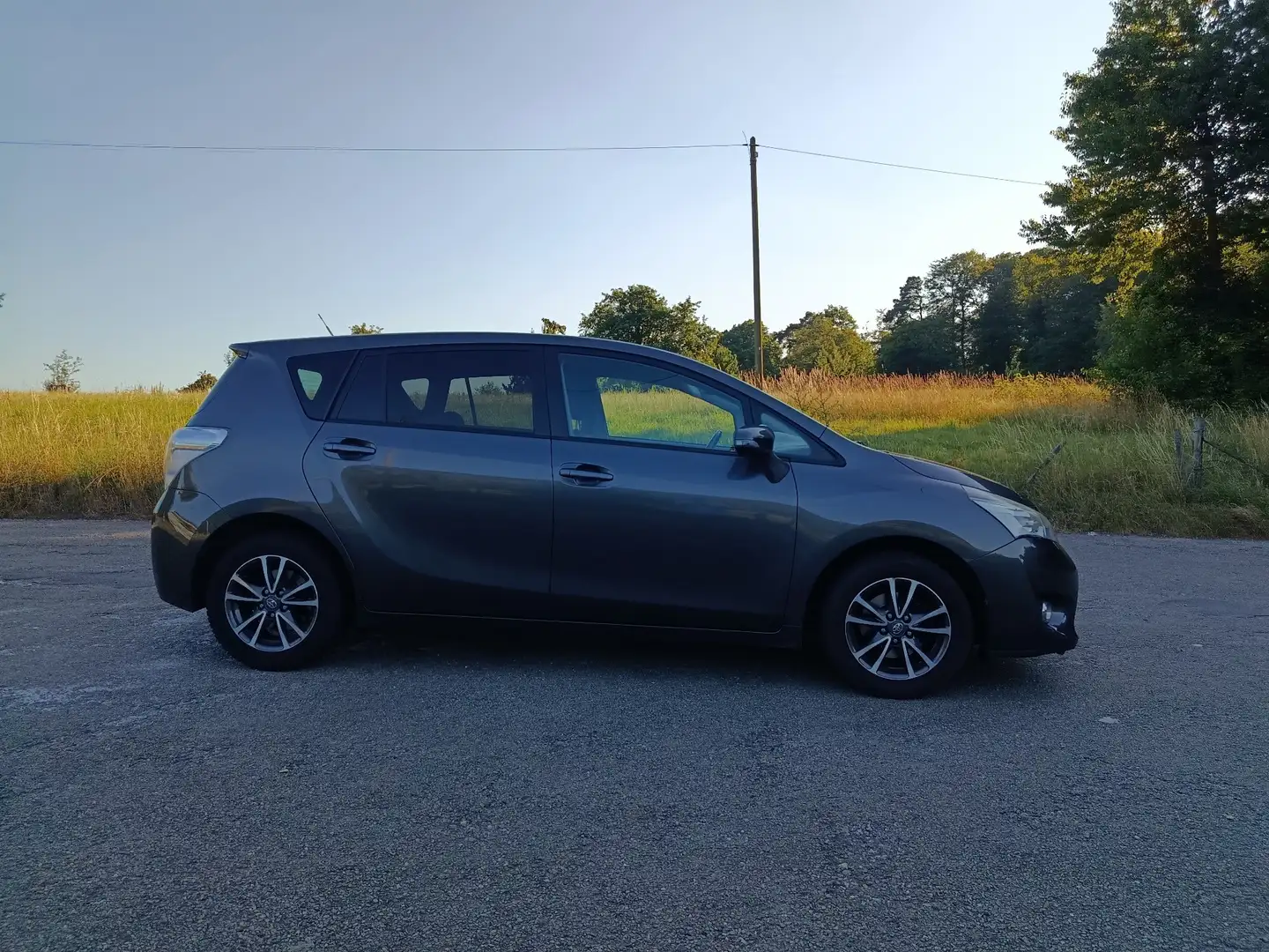Toyota Verso 1.8, 7-Sitzer, Kamera, erst Besitzer, TÜV new Gri - 2