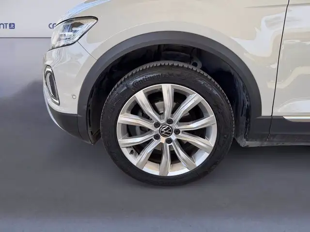 Volkswagen T-Roc view 15