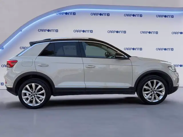 Volkswagen T-Roc view 7