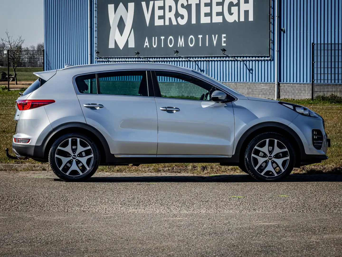 Kia Sportage 1.6 T-GDI GT-Line First Edition | Dealer onderhoud Grijs - 2