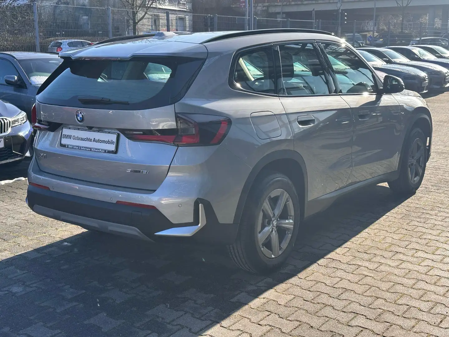 BMW X1 sDrive18i //DrivingAssistant Kamera AHK Gris - 2