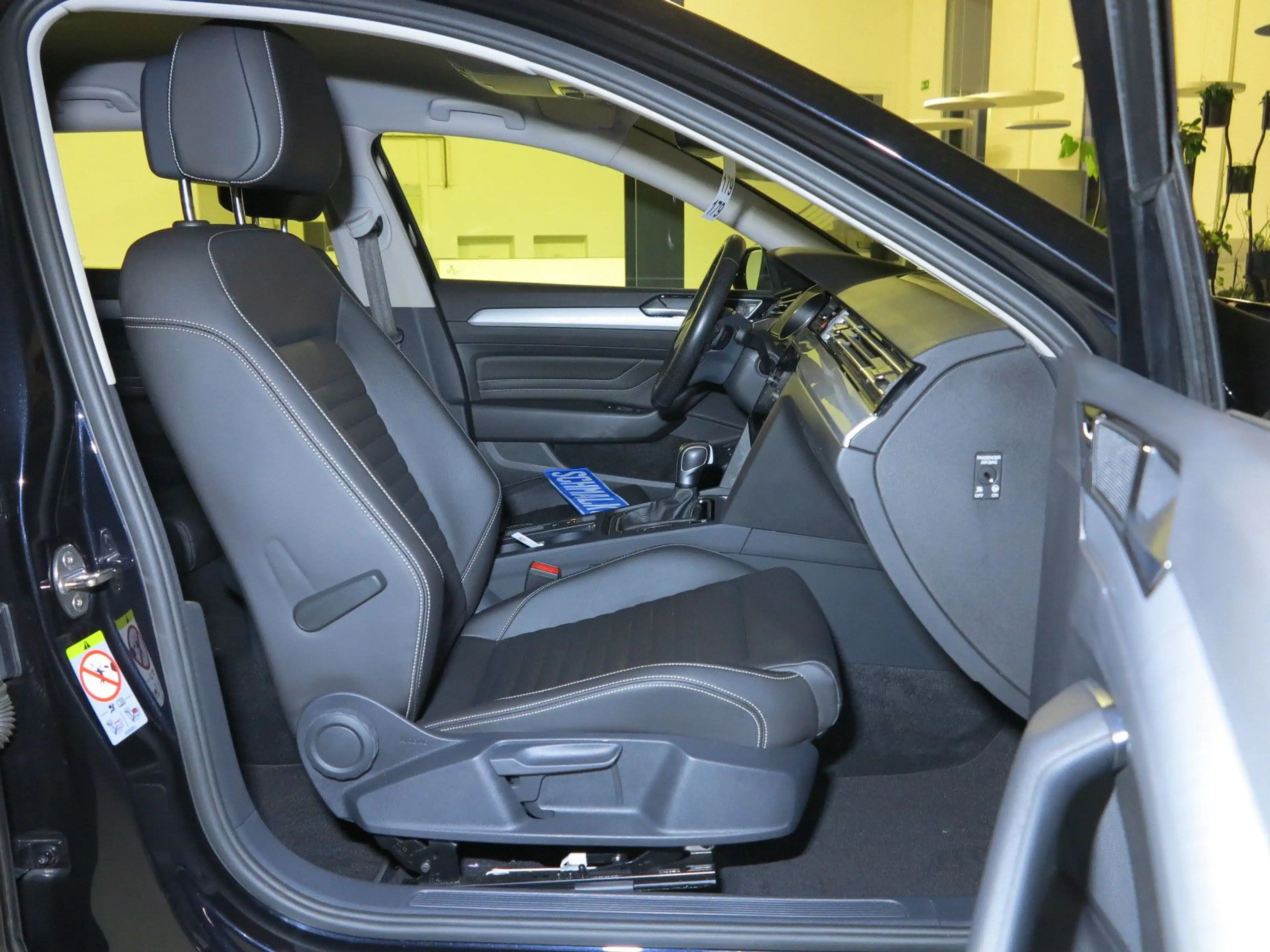Volkswagen Passat Variant 1.4 TSI Plug-In-Hybrid DSG GTE — photo 11