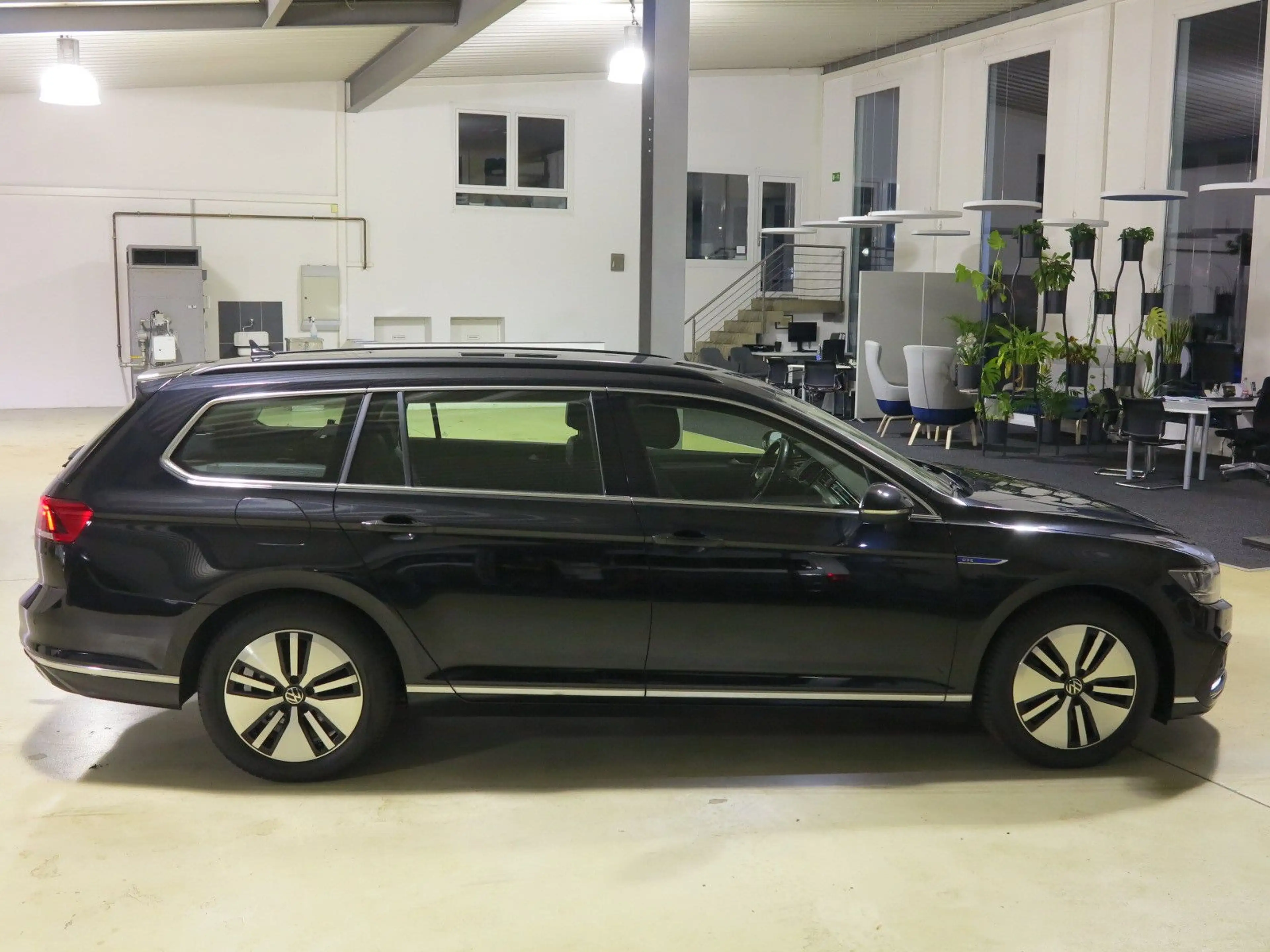 Volkswagen Passat Variant 1.4 TSI Plug-In-Hybrid DSG GTE — photo 13