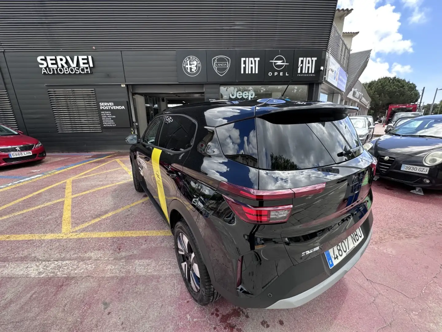 Opel Frontera 1.2T XHT Hybrid eDCT6 S/S Edition 145 Noir - 2