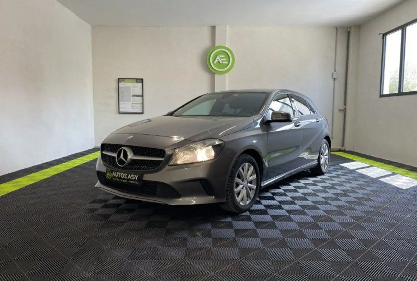 Mercedes-Benz A 180 180 d Business III Gris - 1