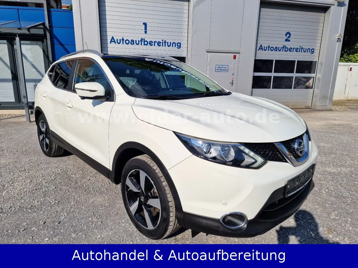 Nissan Qashqai 1.5 dCi N-Connecta *PANORAMA*360°KAMERA* Wit - 2