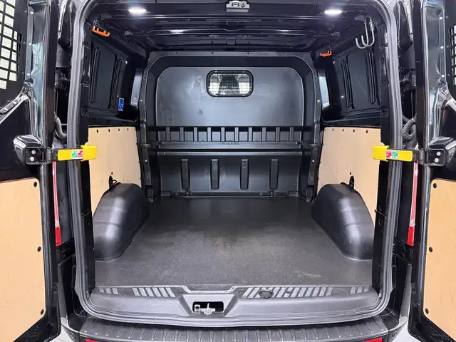 Ford Transit Custom view 21