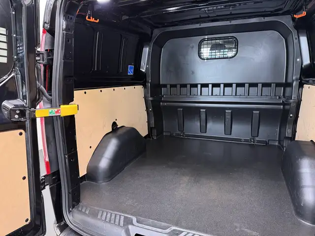 Ford Transit Custom view 23