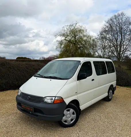 Toyota Hiace 2.5 Turbo D4D "PREPARATION PMR" 9 PLACES GARANTIE