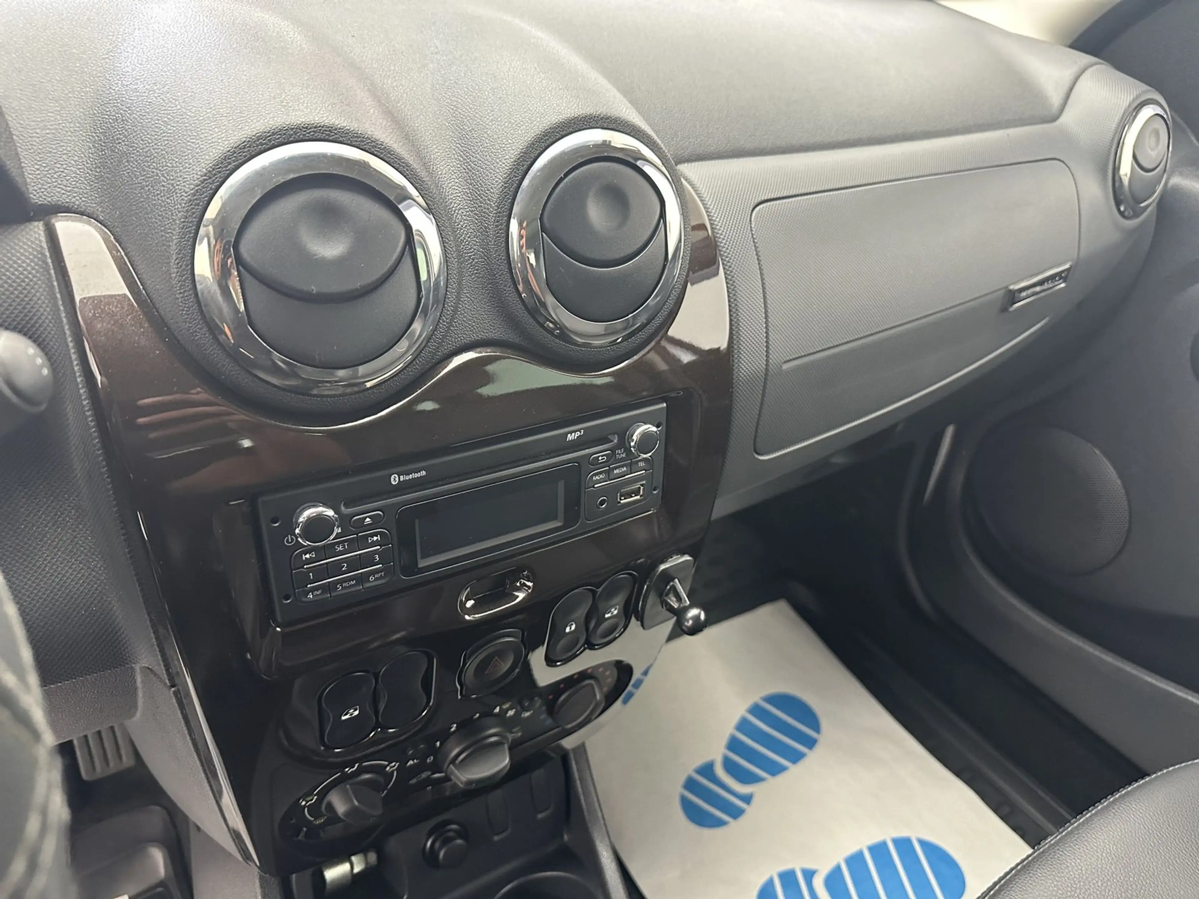 Dacia Duster Prestige 4x2 "LEDER-KLIMA-ALU-TÜV" — photo 10