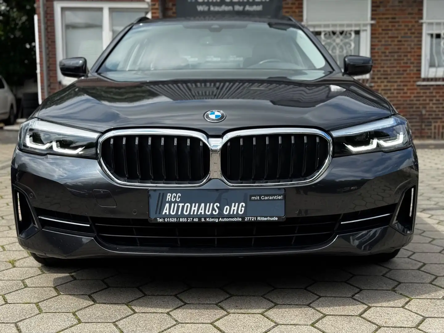 BMW 520 d Touring Automatik Sport Navi Leder AHK Šedá - 2