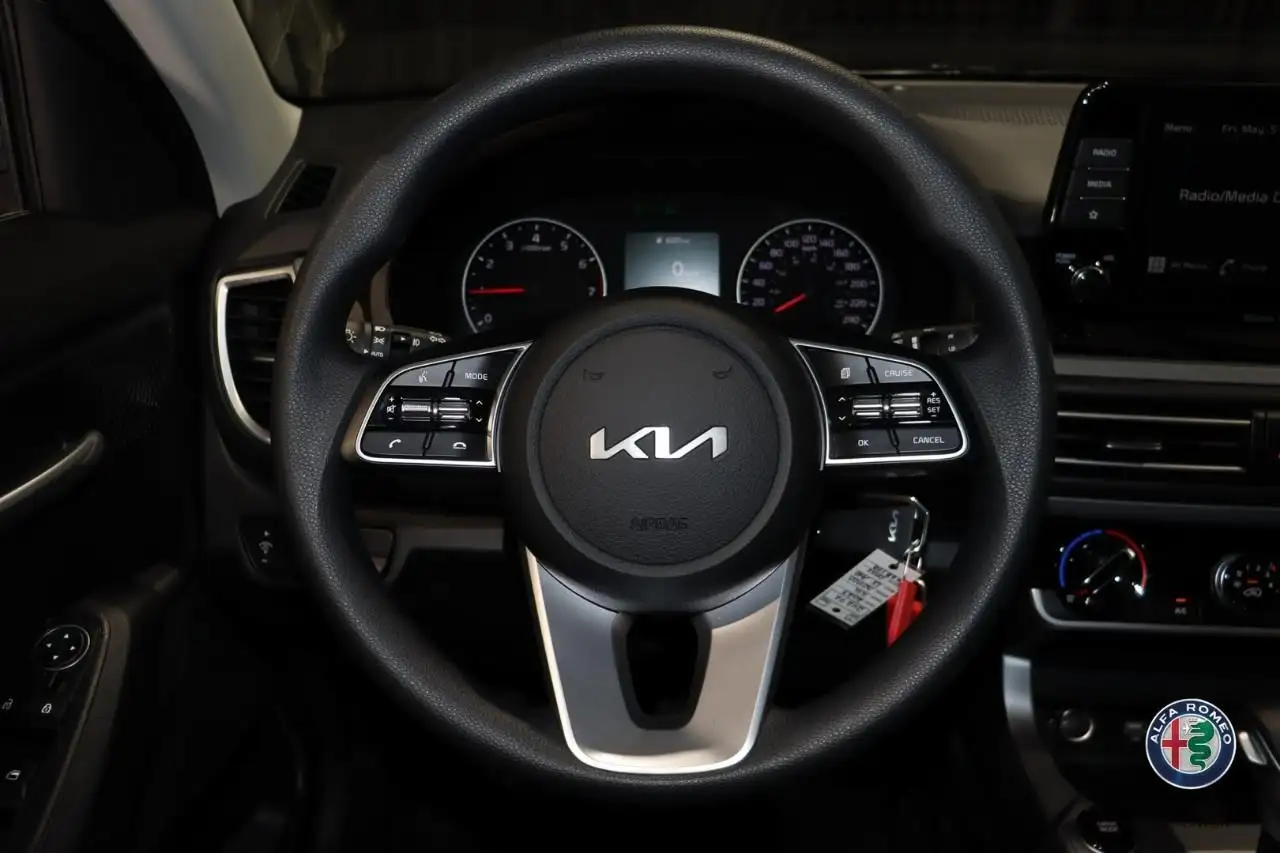 Kia Seltos снимка Kia Seltos