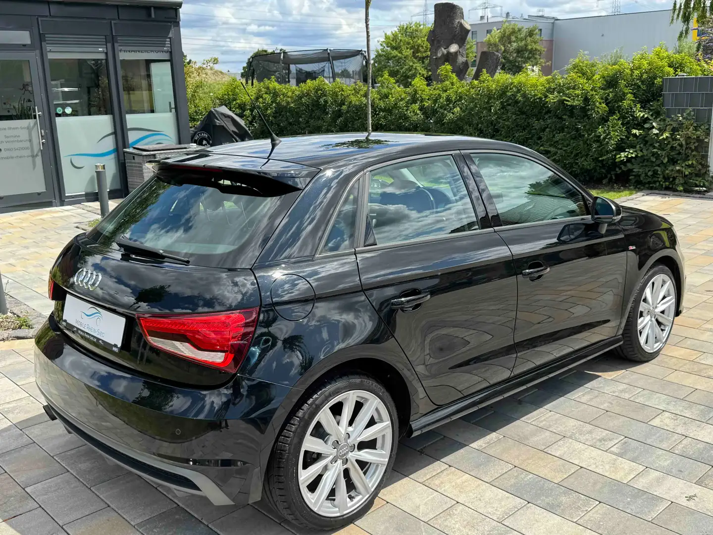 Audi A1 sport *S line*Navi*SHZ*PDC* Zwart - 2