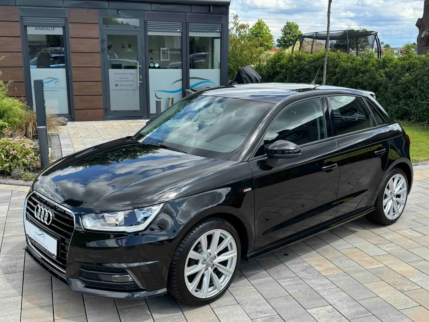 Audi A1 sport *S line*Navi*SHZ*PDC* Zwart - 1
