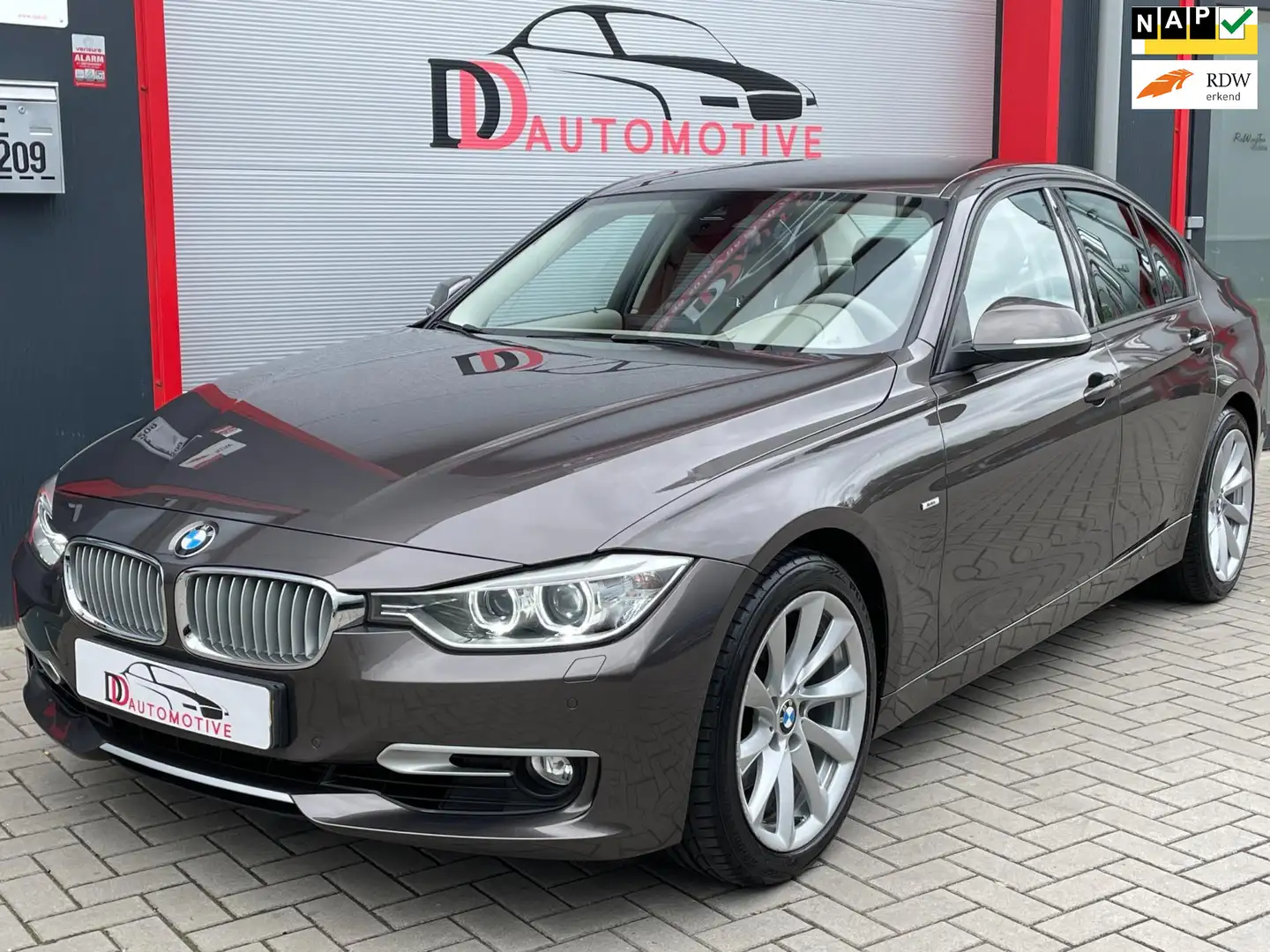 BMW 328 3-serie 328i Upgrade Edition AUT/LANE/NAVI/CLIMA/P smeđa - 1