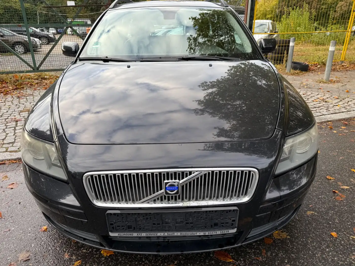 Volvo V50 Kombi 2.4i Summum Schwarz - 2