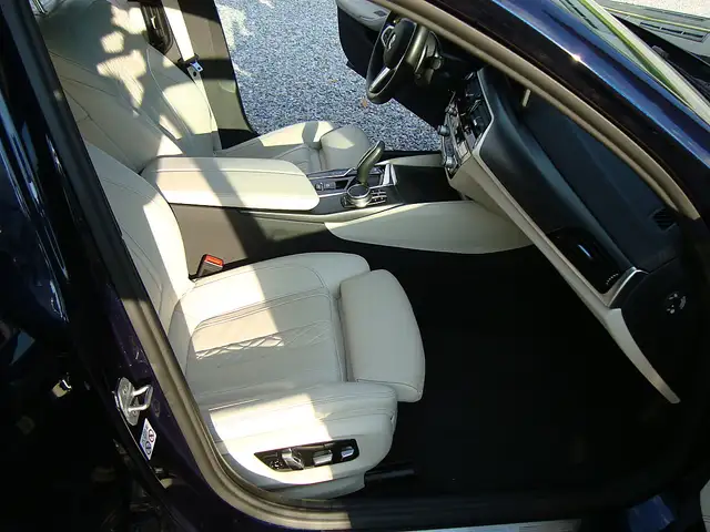 BMW 550 i  X-Drive 1-Besitz Richtig Voll Mod 21 Top !! Ansicht 10