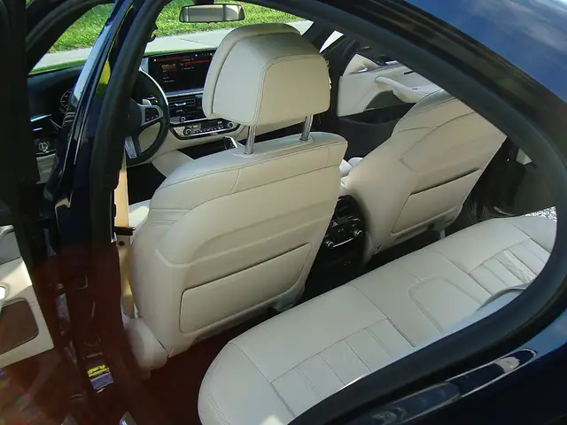 BMW 550 i  X-Drive 1-Besitz Richtig Voll Mod 21 Top !! Ansicht 11