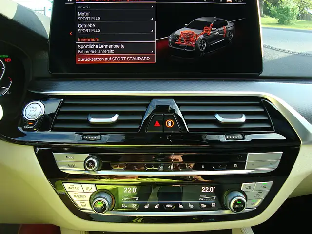 BMW 550 i  X-Drive 1-Besitz Richtig Voll Mod 21 Top !! Ansicht 25