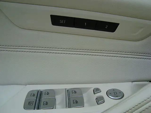 BMW 550 i  X-Drive 1-Besitz Richtig Voll Mod 21 Top !! Ansicht 16