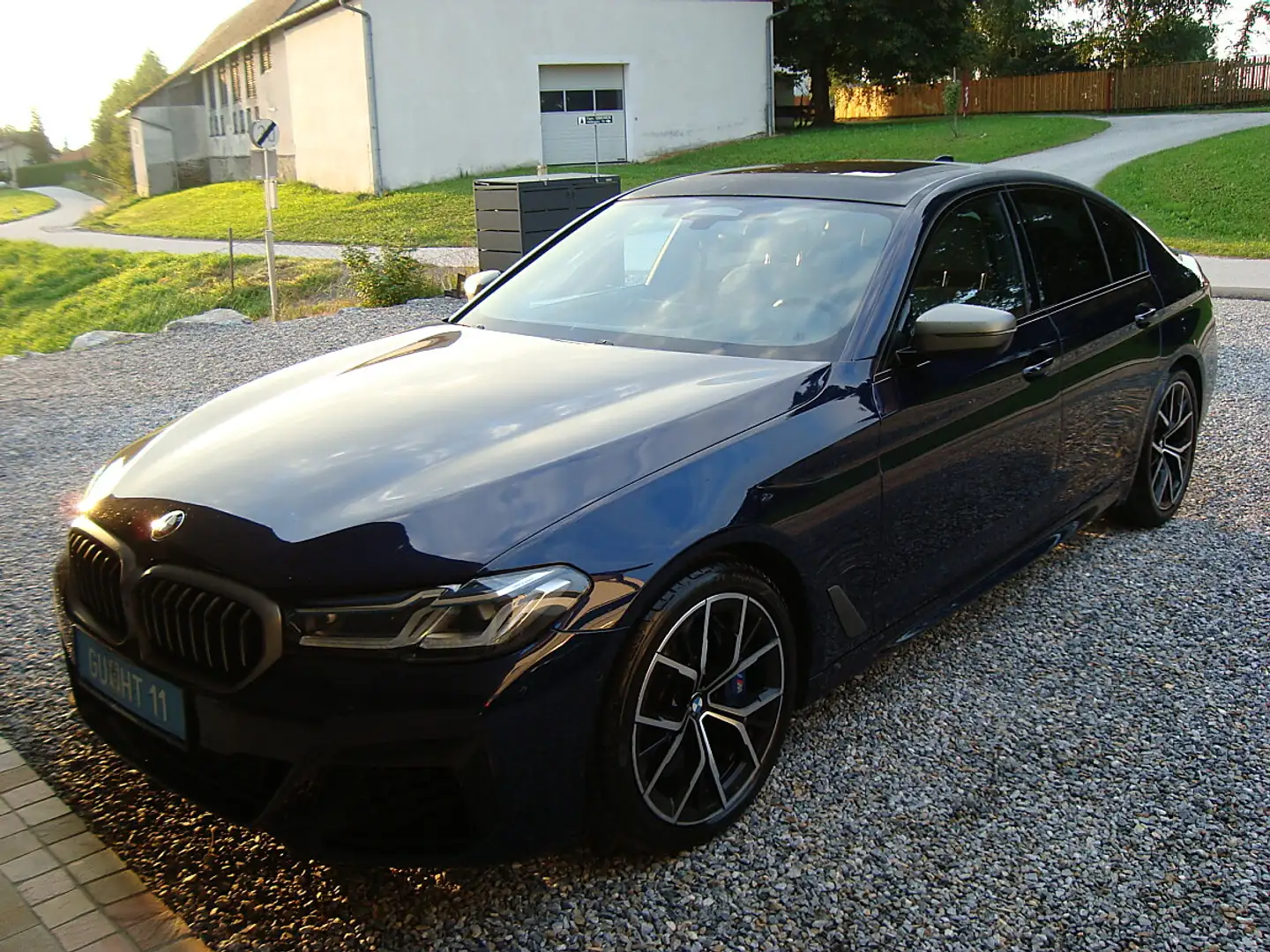 BMW 550 i  X-Drive 1-Besitz Richtig Voll Mod 21 Top !! Blau - 2