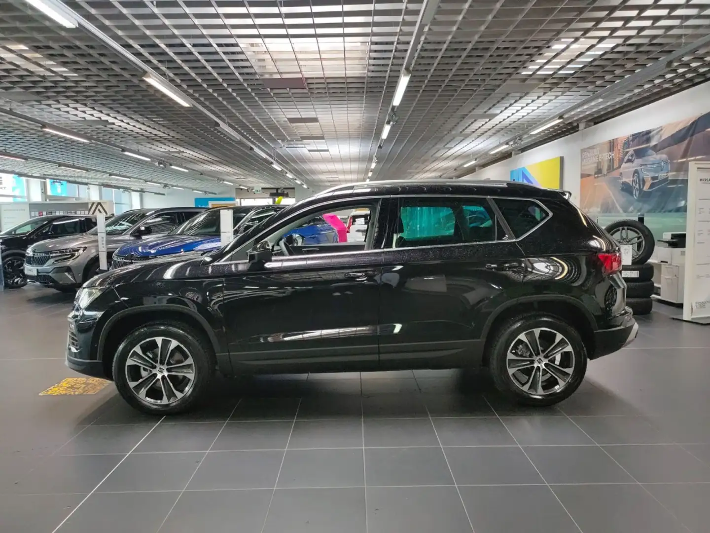 SEAT Ateca Style Edition Klima Navi Rückfahrkamera Černá - 2