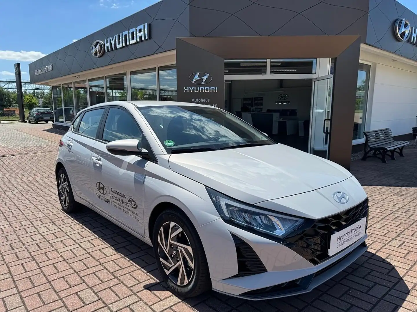 Hyundai i20 1.0 T-GDI Trend, LED Licht, Smart Key Grau - 1