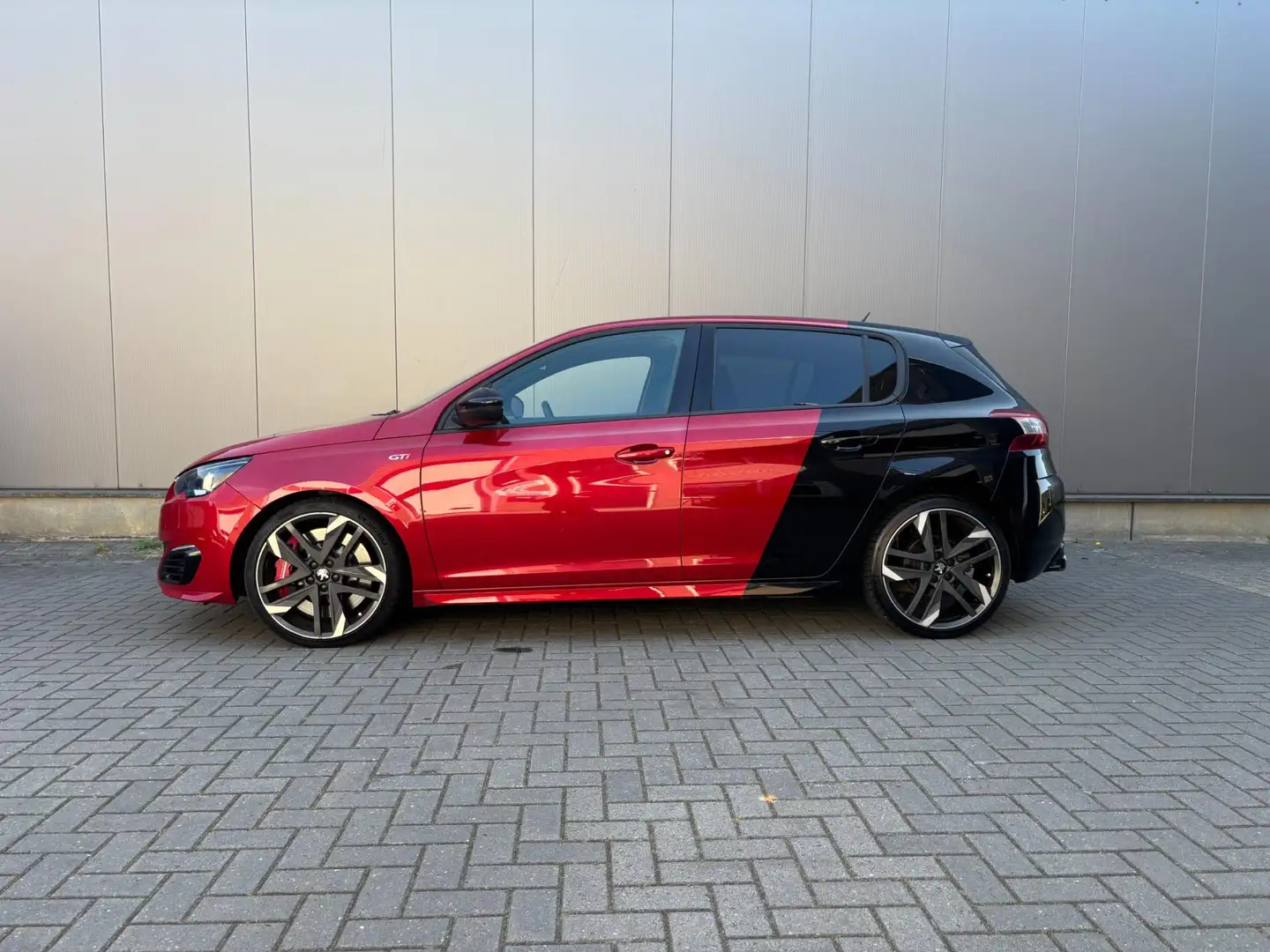 Peugeot 308 1.6 e-THP GTi 270 Rood - 2