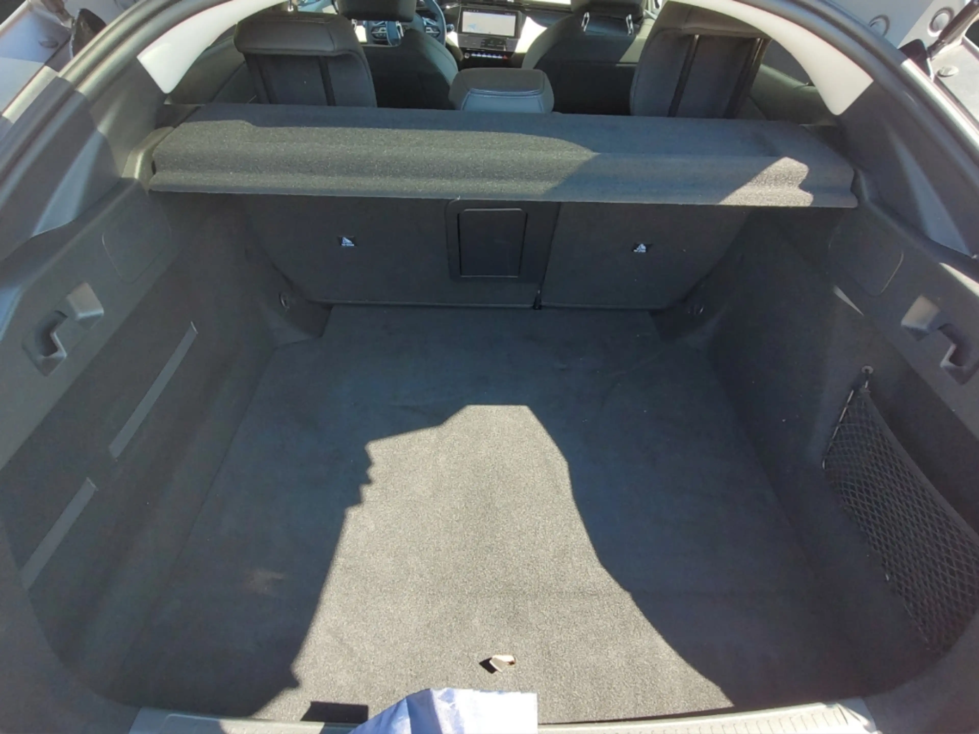 Peugeot 408 Allure PT 130 EAT8 AHK LED ACC Navi Memory Sitze 3 — photo 7