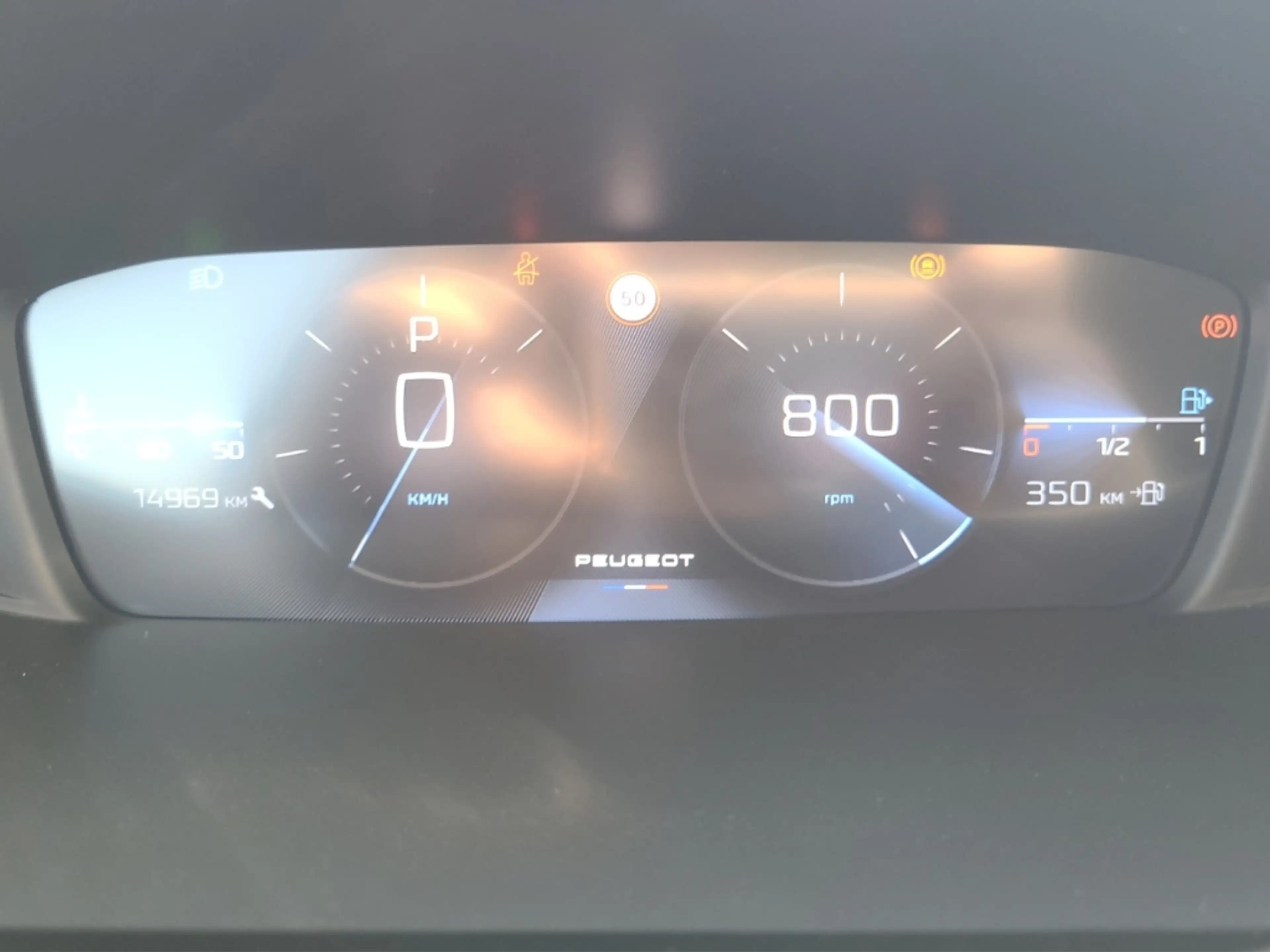 Peugeot 408 Allure PT 130 EAT8 AHK LED ACC Navi Memory Sitze 3 — photo 15