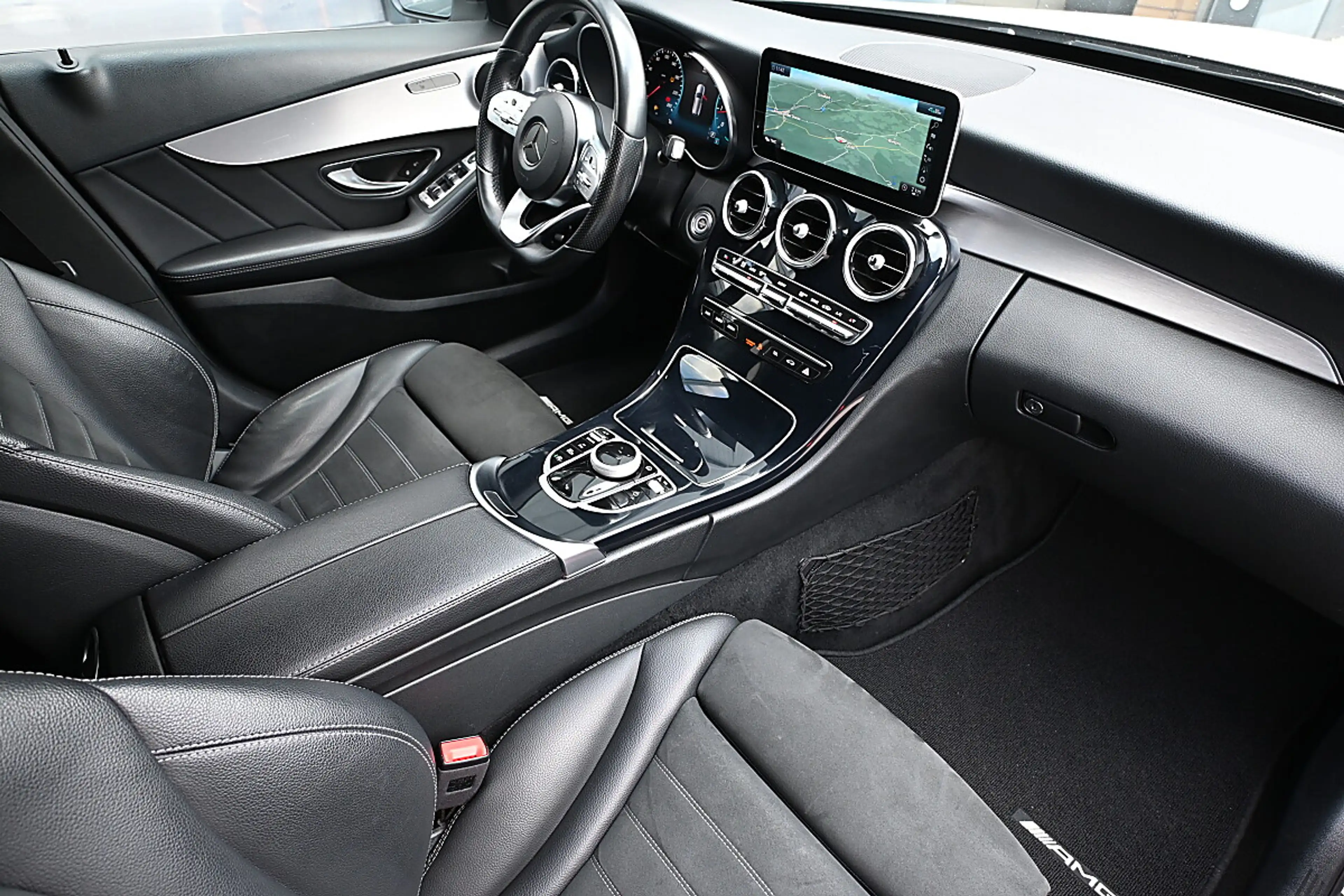 Mercedes-Benz C 200 T 4MATIC Aut. 2x AMG, 360 CAM, Widescreen, Nigh... — photo 5