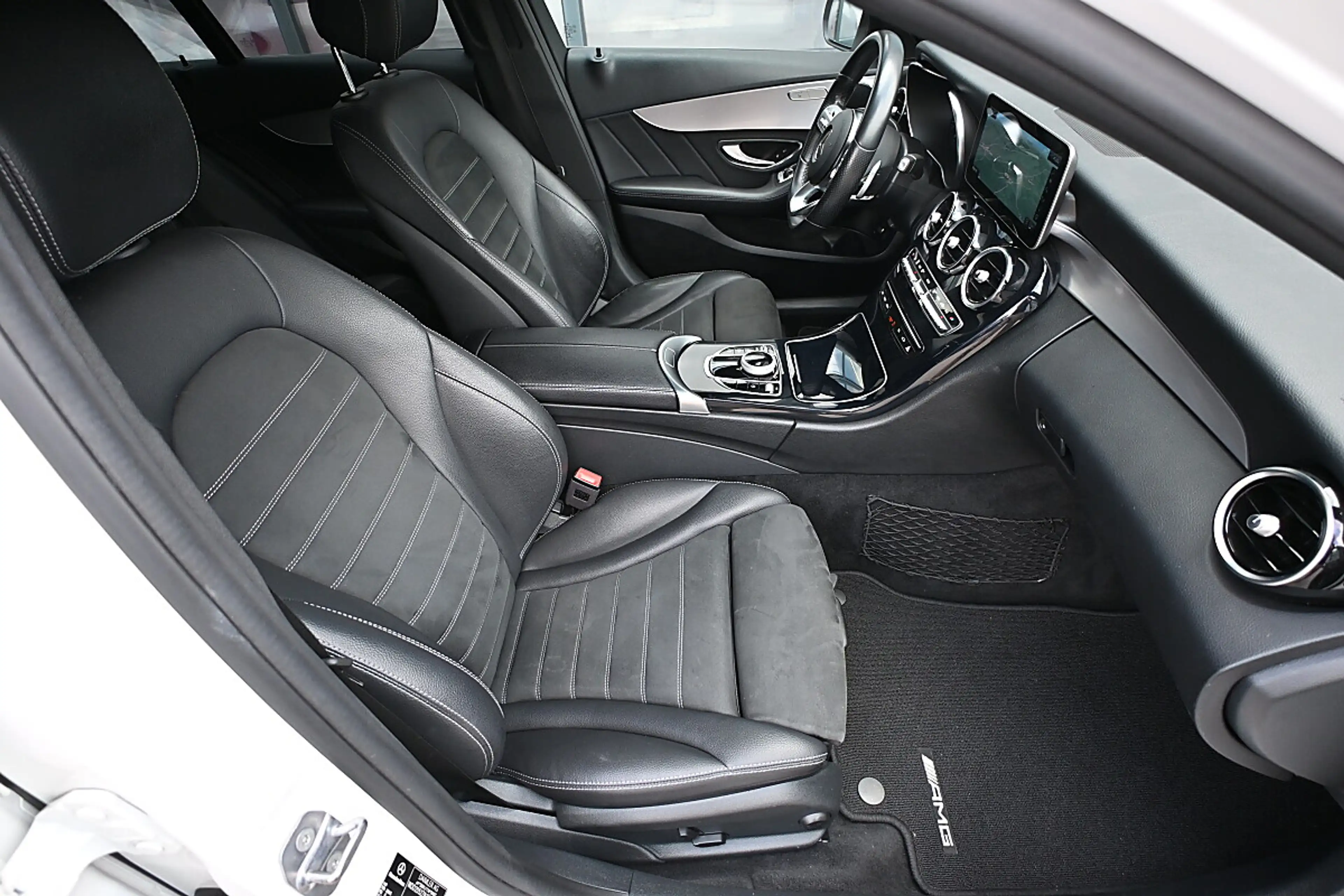 Mercedes-Benz C 200 T 4MATIC Aut. 2x AMG, 360 CAM, Widescreen, Nigh... — photo 4