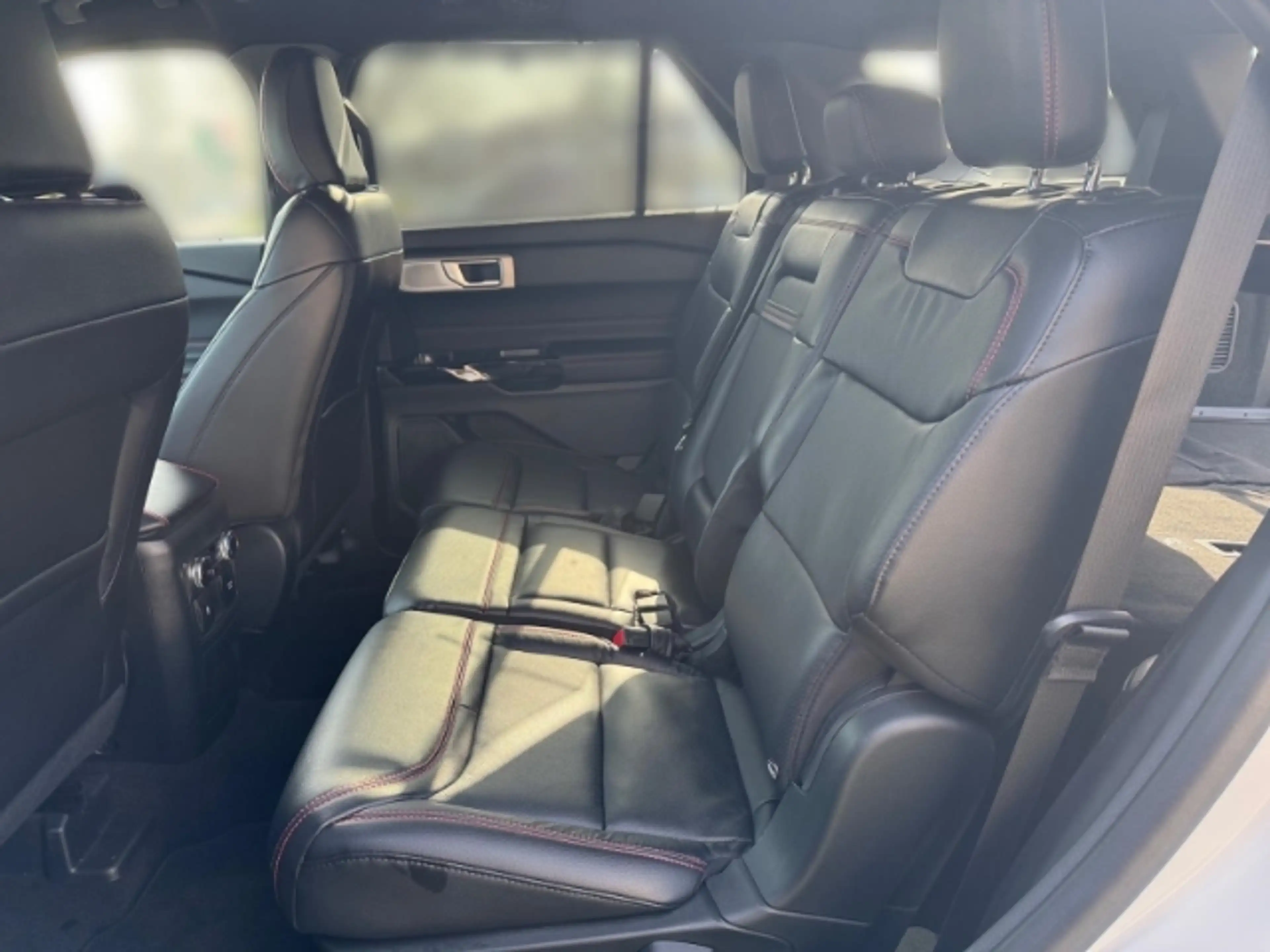 Ford Explorer Plug-in-Hybrid 4x4 ST-Line 7-Sitzer + AHK abn. + e — photo 14