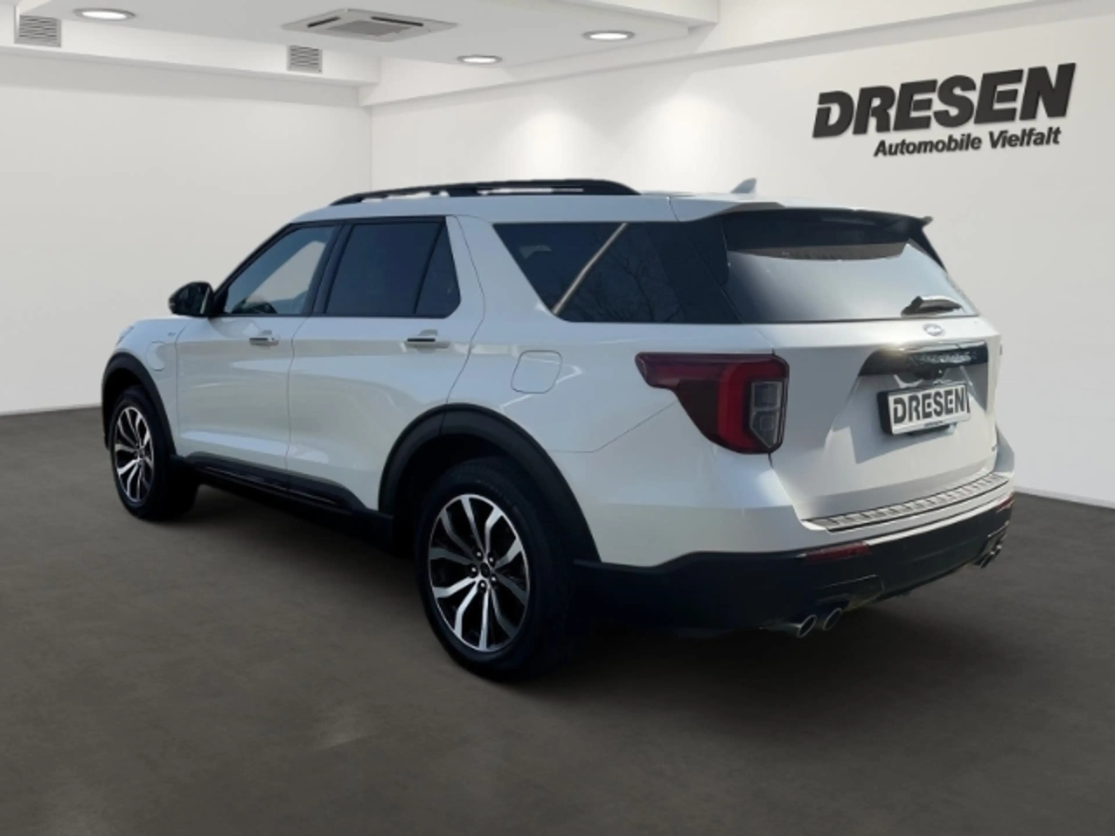 Ford Explorer Plug-in-Hybrid 4x4 ST-Line 7-Sitzer + AHK abn. + e — photo 5