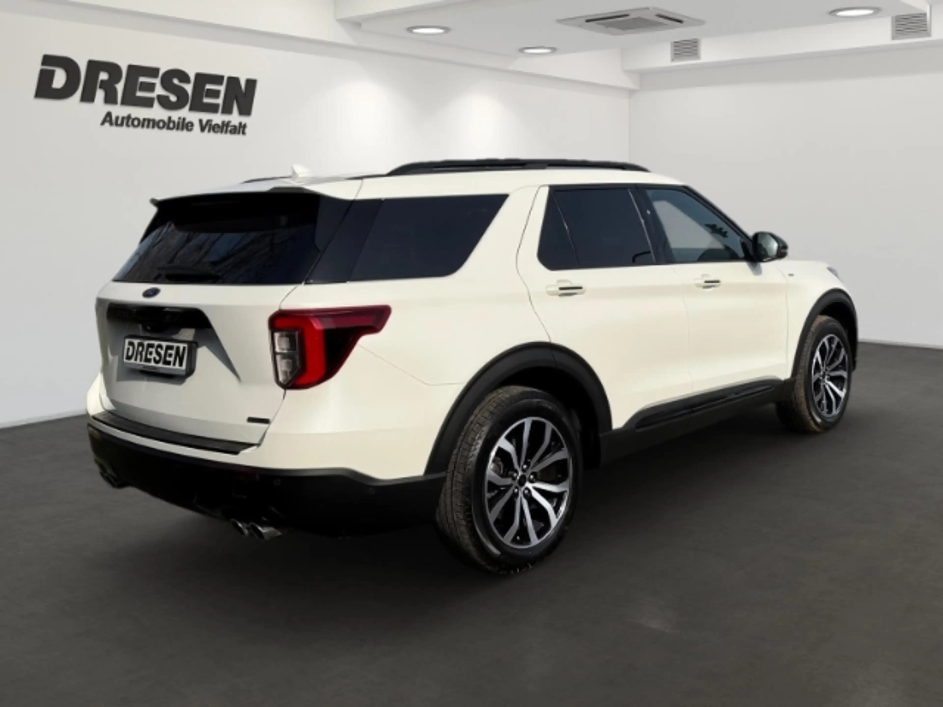 Ford Explorer Plug-in-Hybrid 4x4 ST-Line 7-Sitzer + AHK abn. + e — photo 4