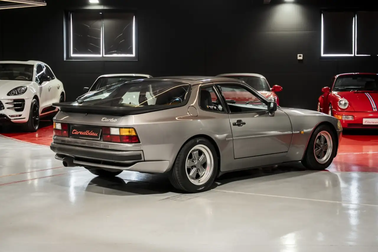 Porsche 944 2.5 Turbo, foto 6