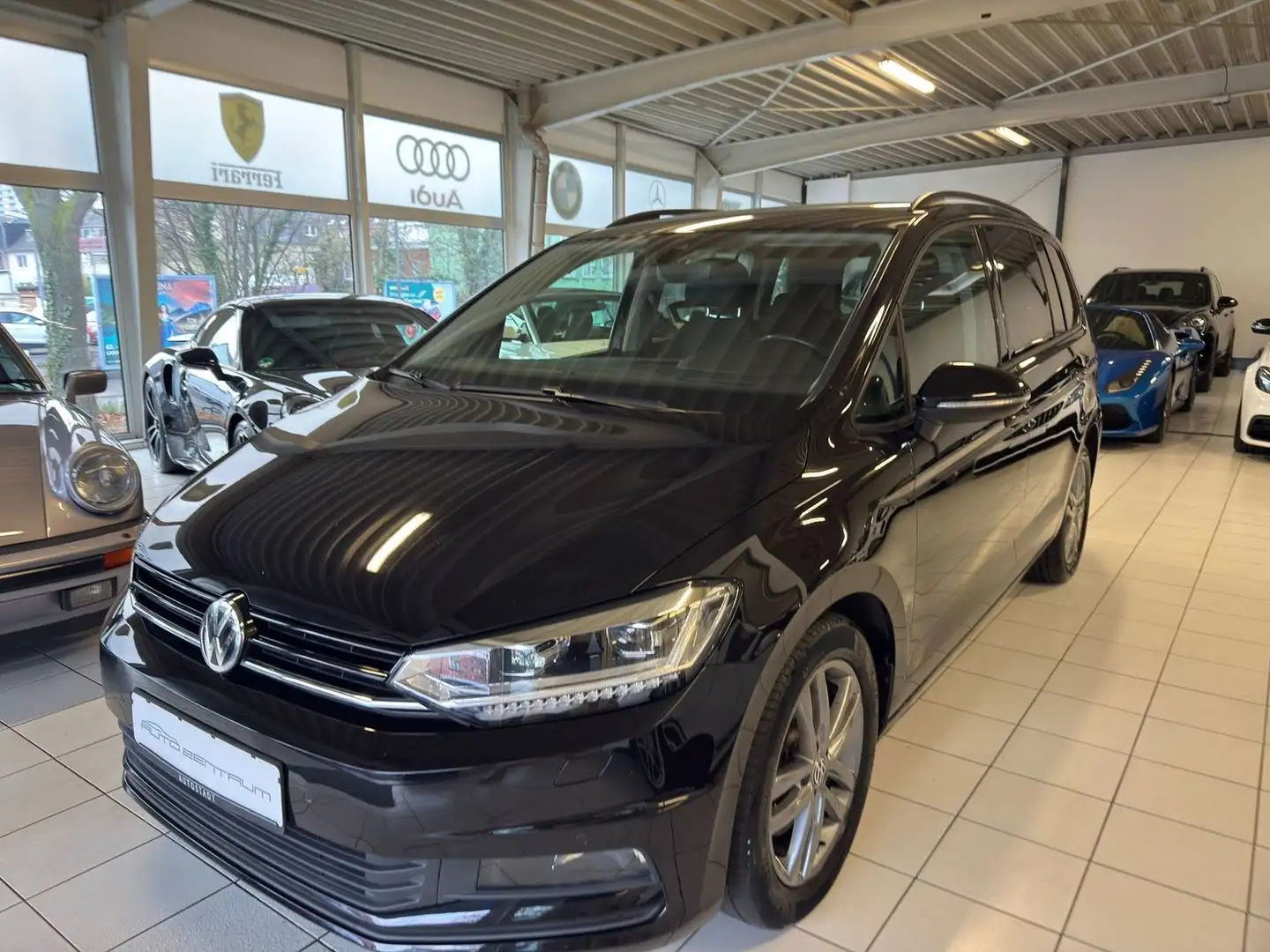 Volkswagen Touran Highline BMT/Start-Stopp/R.Kamera/Massage/8Fach Noir - 2